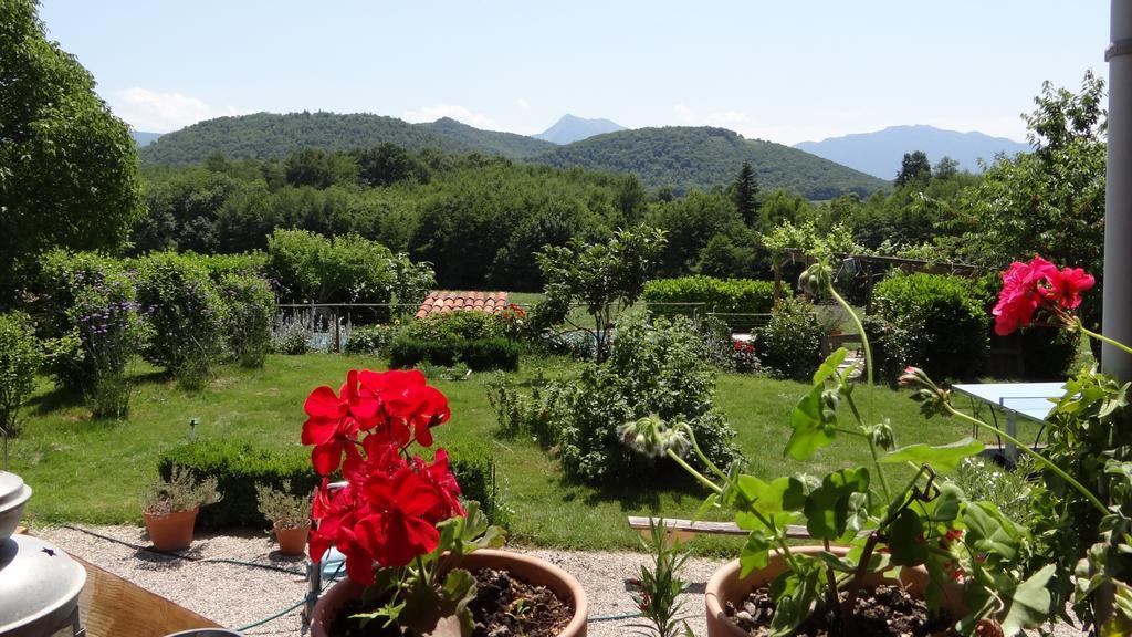 Gites Pyrenees Les Trois Montagnes Ganties Zimmer foto